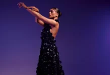 Rafa Kalimann usa vestido exclusivo com orquídeas negras em 3D em ensaio fotográfico