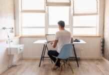 Profissionais preferem trocar de emprego a perder home-office