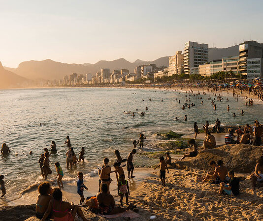 Feriados movimentarão R$ 2,6 bilhões na economia carioca em 2025, aponta Visit Rio