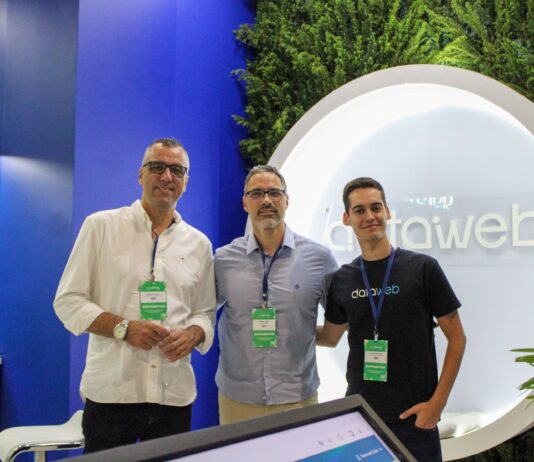 Dataweb Tecnologia traz cinco novidades à Expo Óptica 2025