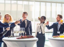 Eventos curtos e estratégicos ganham espaço nas empresas e conquistam profissionais