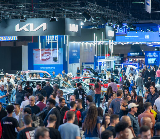 Após sete anos, Salão Internacional do Automóvel vive retorno histórico