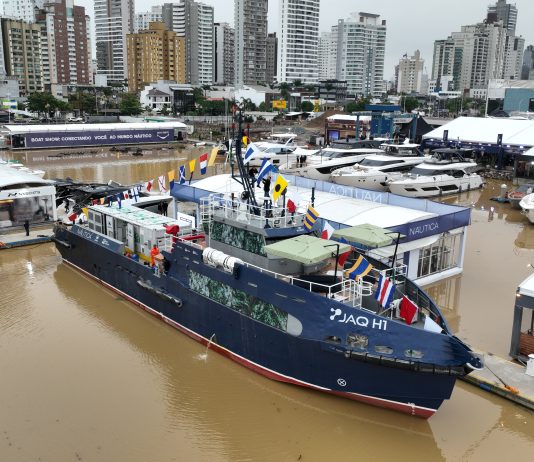 Marina Itajaí Boat Show abre 4ª edição com estreia de barco movido a hidrogênio no Sul do país